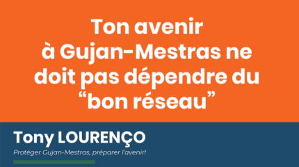 “Tony Lourenço échange avec des jeunes et des parents à Gujan-Mestras autour de l’orientation, du logement et des opportunités locales.”